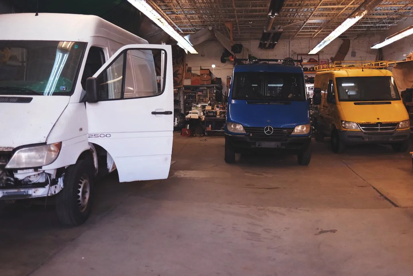 New projects…shop full of Sprinters 📸 @j_x_4